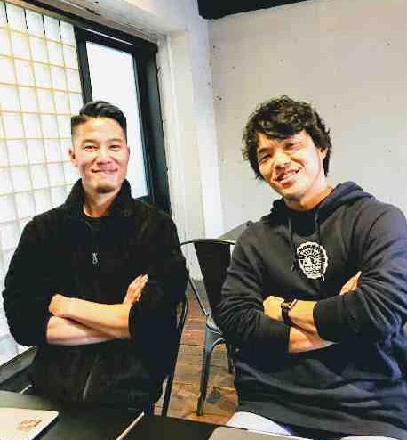 左は広報を担当する三浦宗一郎さん、右が橋本茂人さん