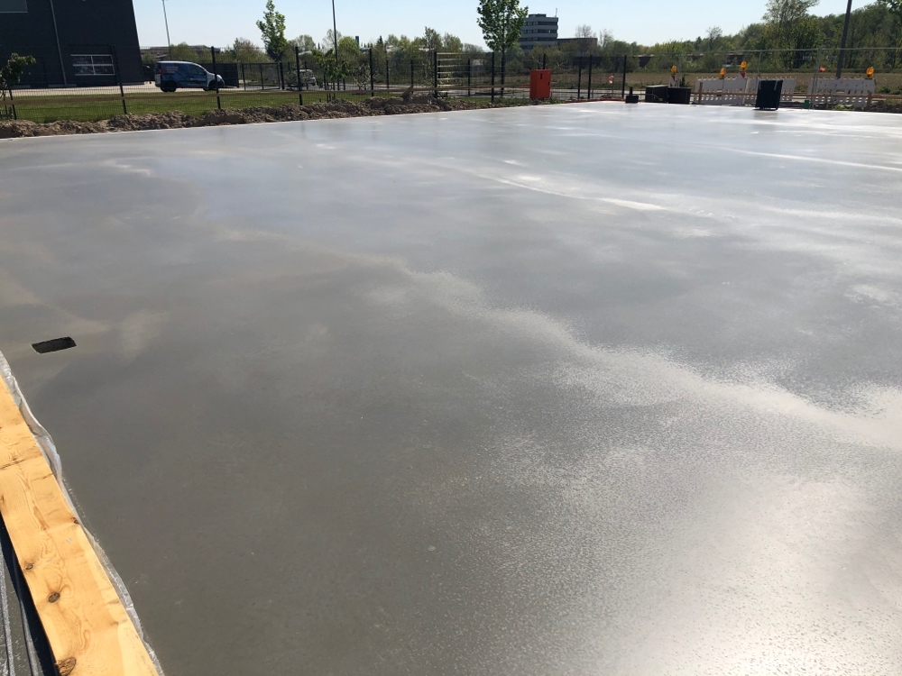 Betonsohle fertig zum Hallenaufbau