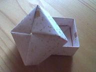 Square Box/Autor:Tomoko Fuse/Faltarbeit:Origami-Micha