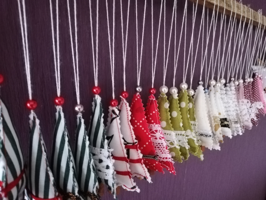 Niedliche Geschenkanhänger oder Weihnachtsbaumanhänger 