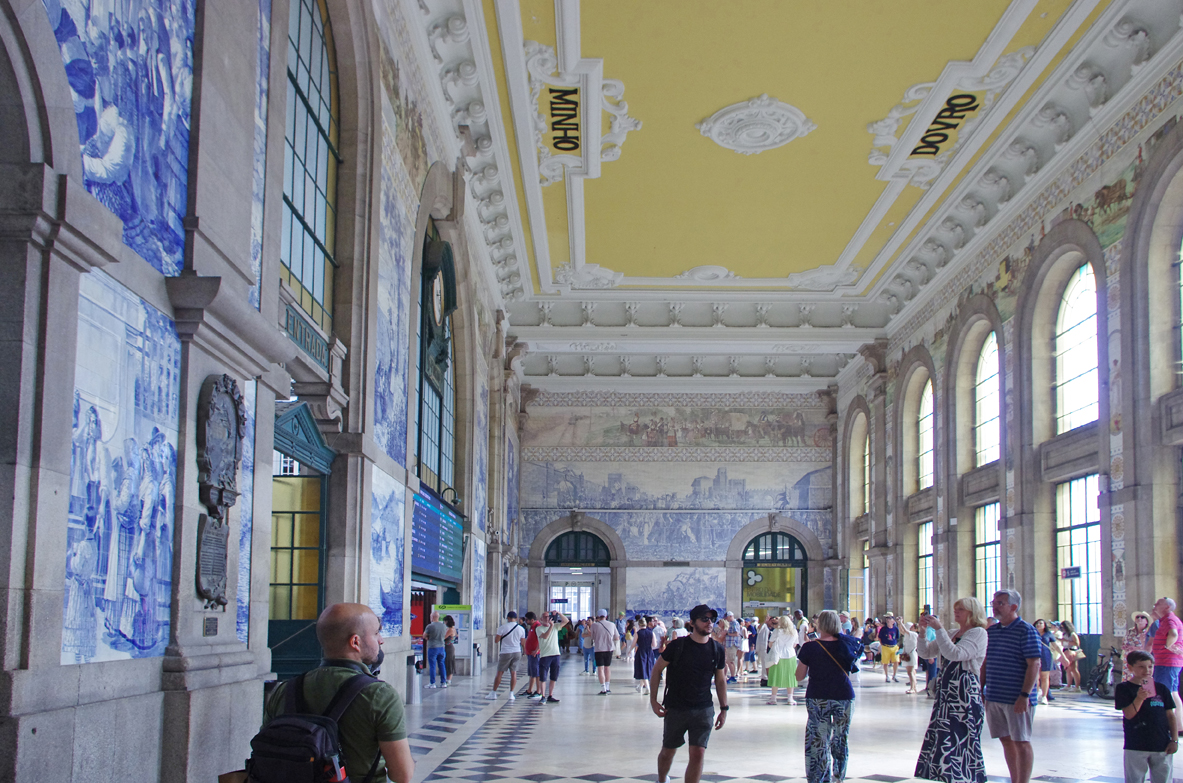 Estação de comboios São Bento
