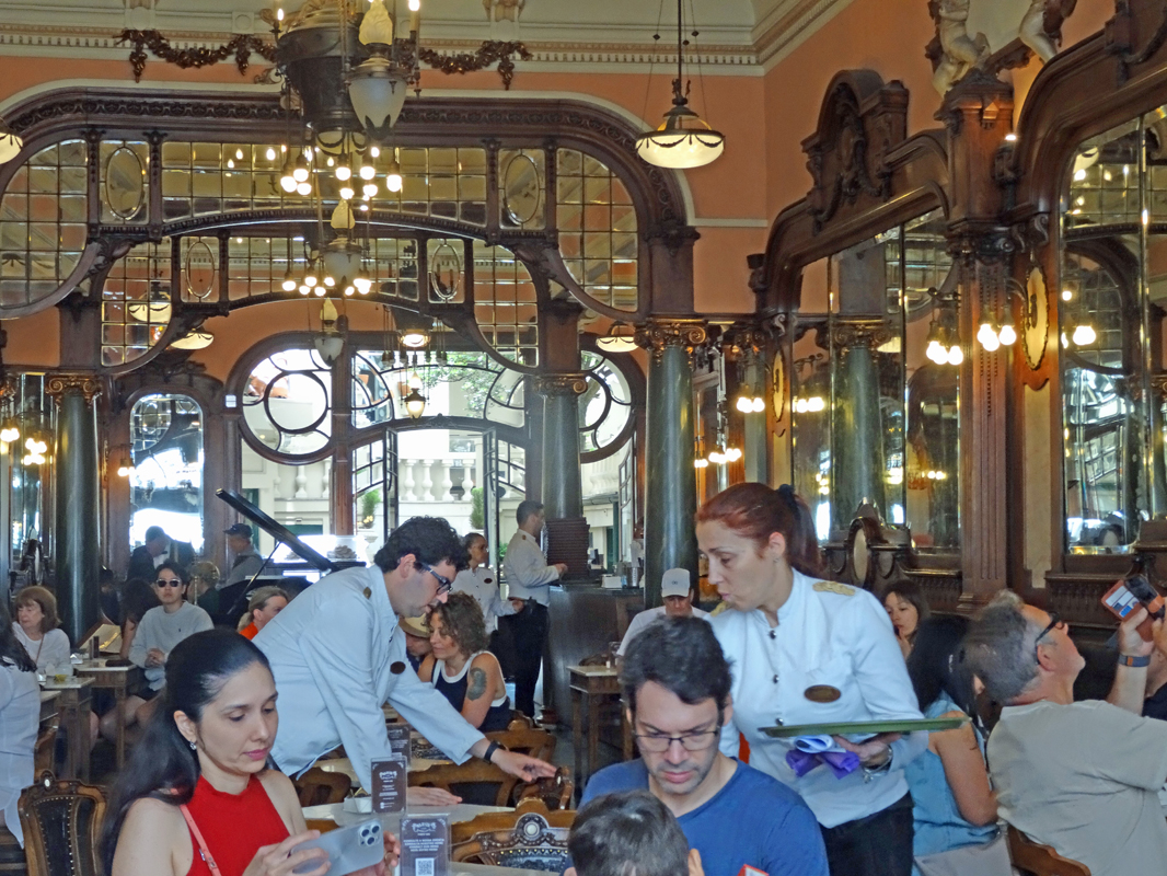 Majestic café