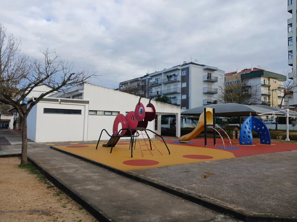 Espaço exterior (JI/Parque Infantil)
