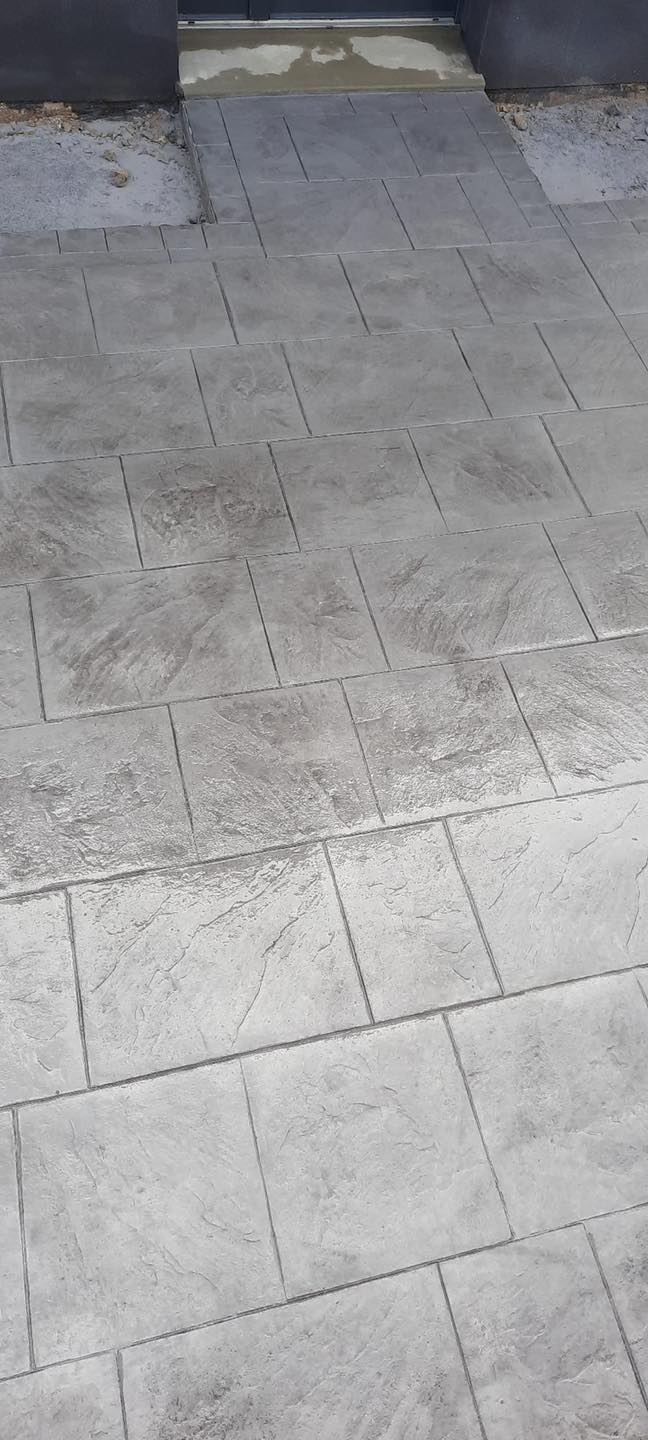Béton imprimé et béton décoratif à Orgeval (78) – Solutions durables avec BetoSysteme Décor 06 42 56 87 60