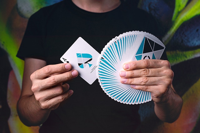 【ネット限定】 Cardistry Turquoise Blue Edition playing cards / カーディ 