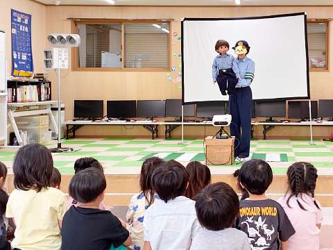 きいろはとまれ！