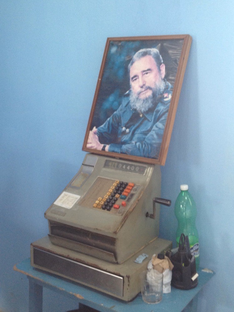 Allgegenwärtig: Señor Castro, hier im Büro eines Busfahrkartenverkäufers