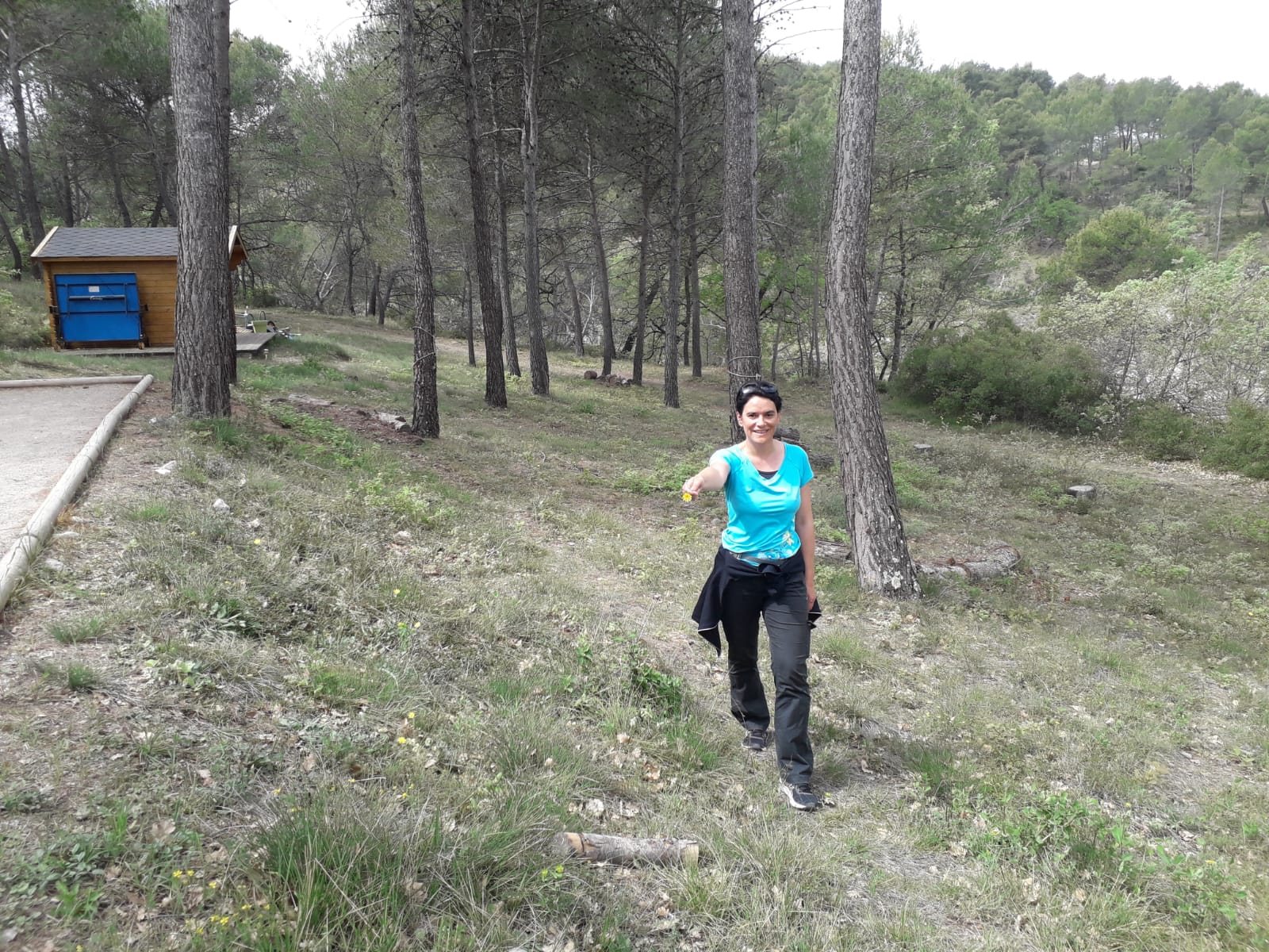 27-Sabine en plein trek botanique