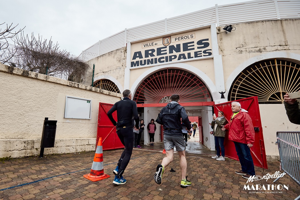 12-L'entrée des arènes