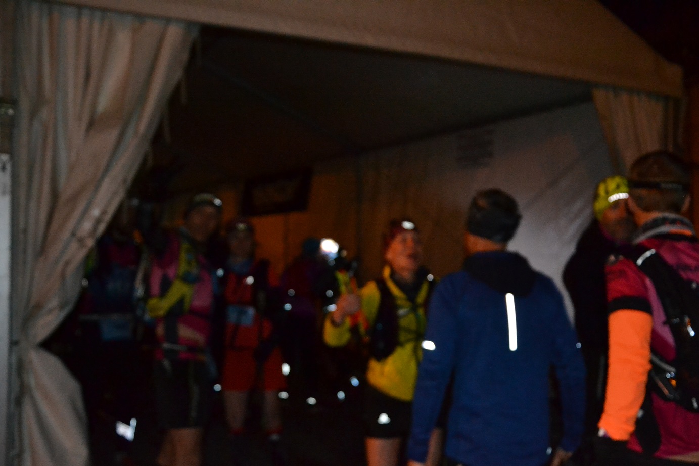 12-Les coureurs du 40 souhaitent bonne chance à ceux du 70