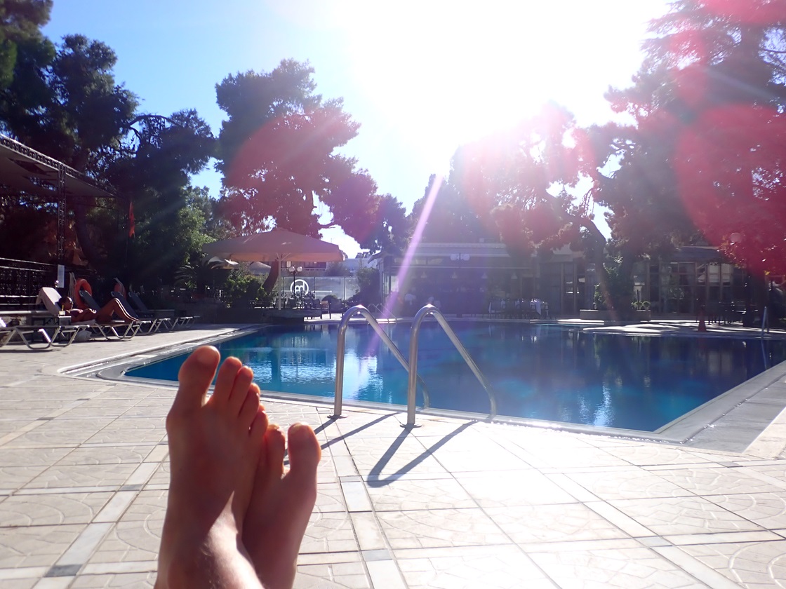 46-Repos à la piscine