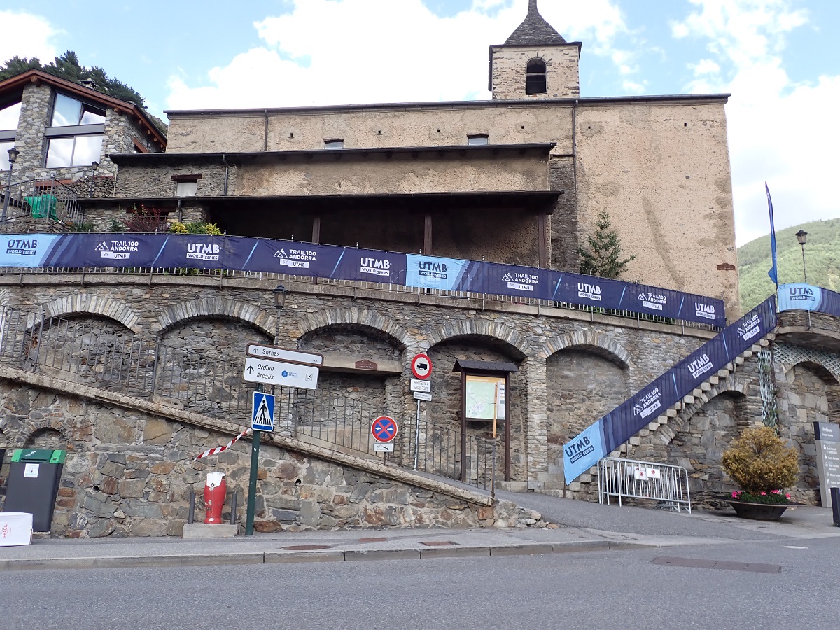 4-Le village d'Ordino se pare aux couleurs de l'UTMB