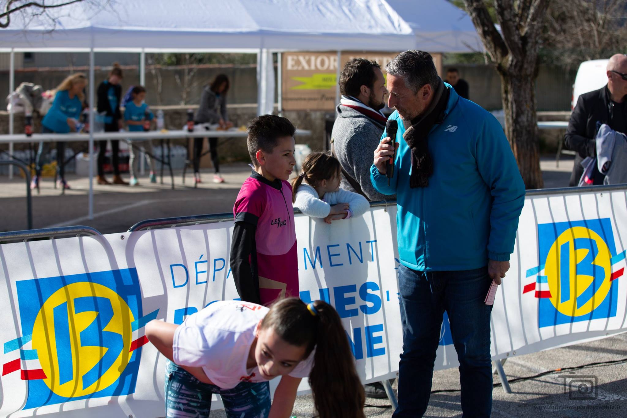 13-Après sa course Raffaël se fait déjà interviewer, la classe