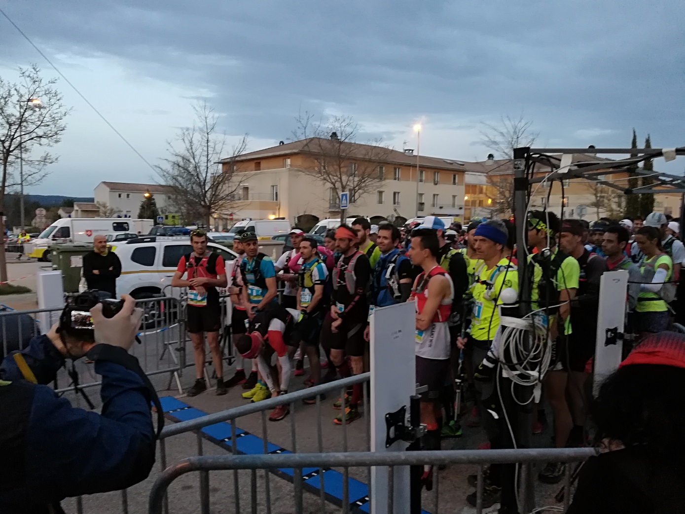 4- 7h du mat': départ du trail long (60km!)