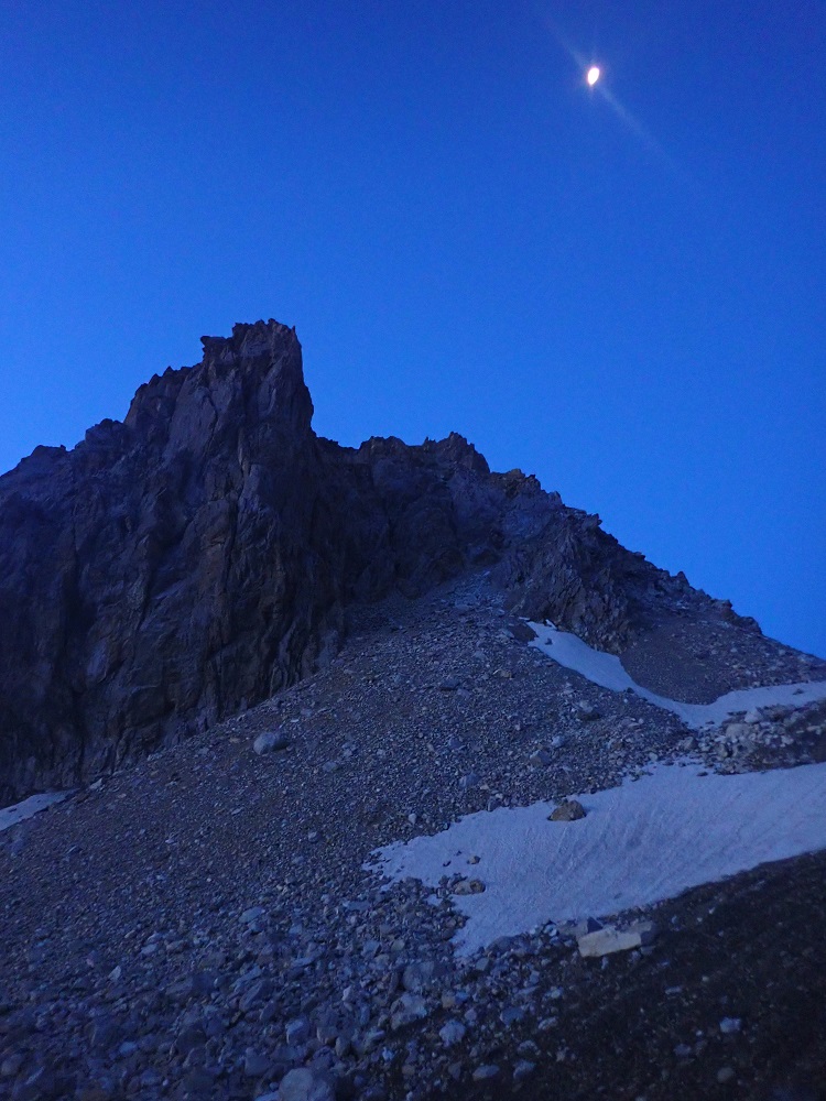 23-On voit un peu mieux le grandiose panorama autour de nous