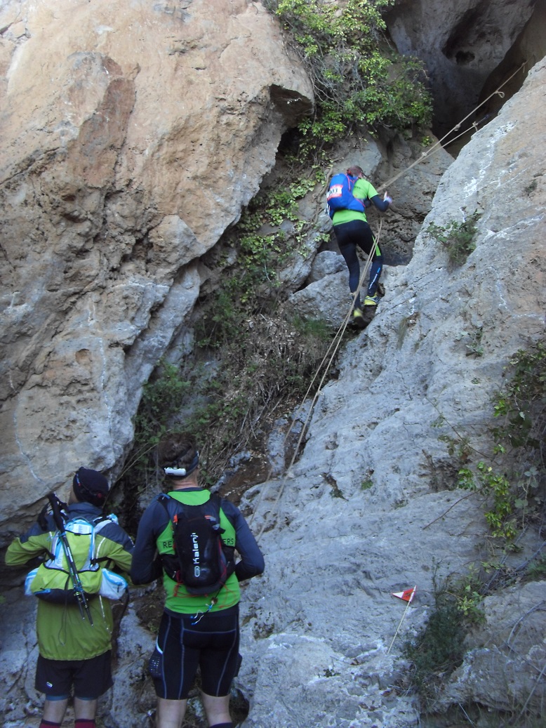 16-Des passages (par des grottes) inouïs même.. (23km - 8h44)