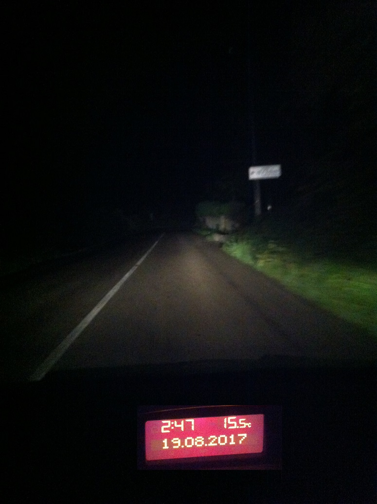 48-Et c'est reparti pour les petites routes de montagne, en pleine nuit..