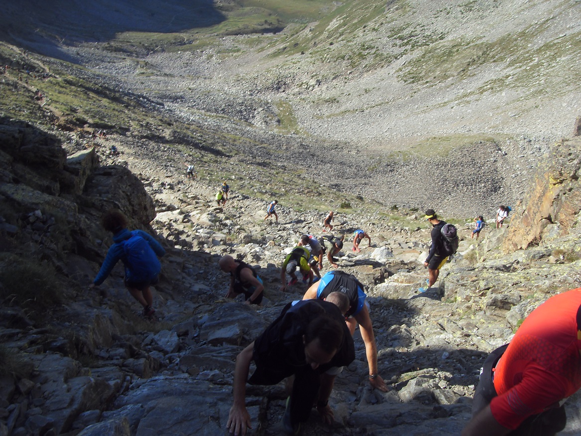 28-On met les mains et monte comme on peut