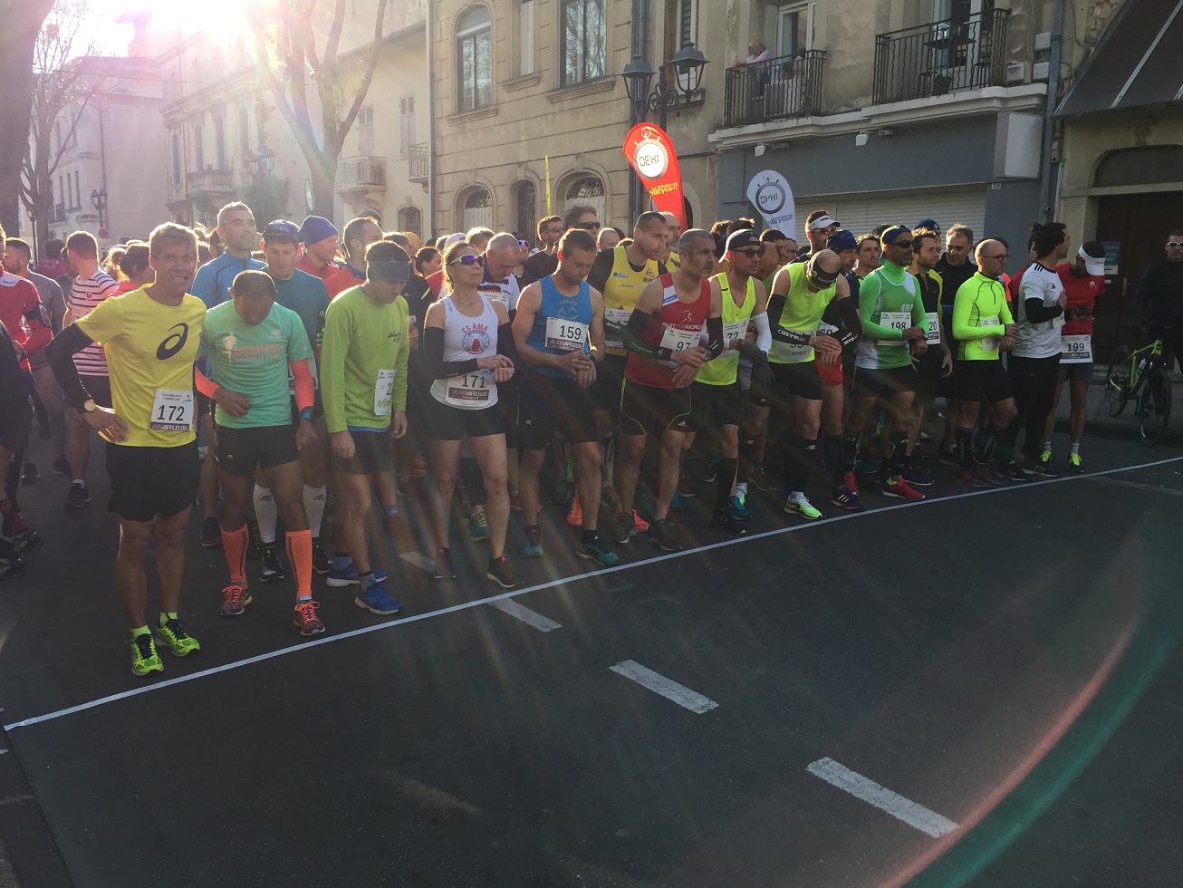 6-Sur la ligne de départ.. houlà, z'ont l'air sérieux tous là..