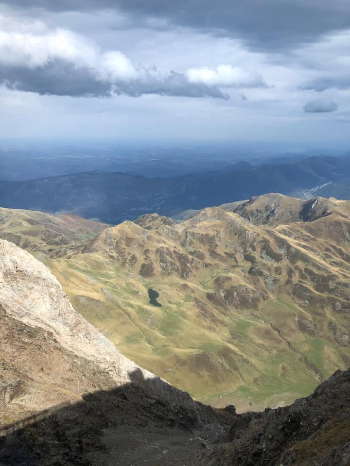 13-Depuis le pic , on distingue le Col d'Arrize qu’on montera plus tard