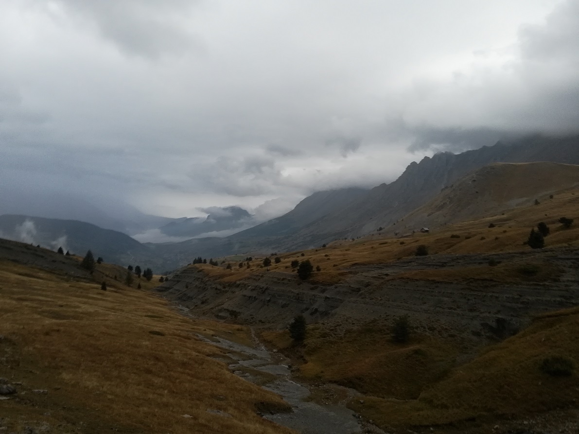 10-Les belles montagnes.. et le ciel menaçant..