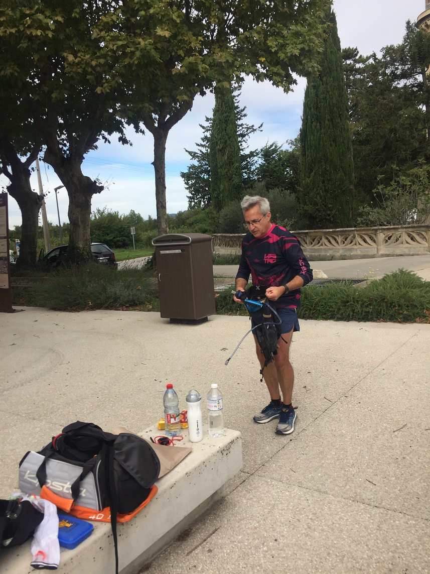 26-Daniel craint un départ de crampes et s'hydrate bien