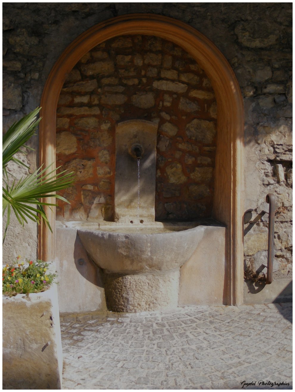 Fontaine rue Sainte Brigitte