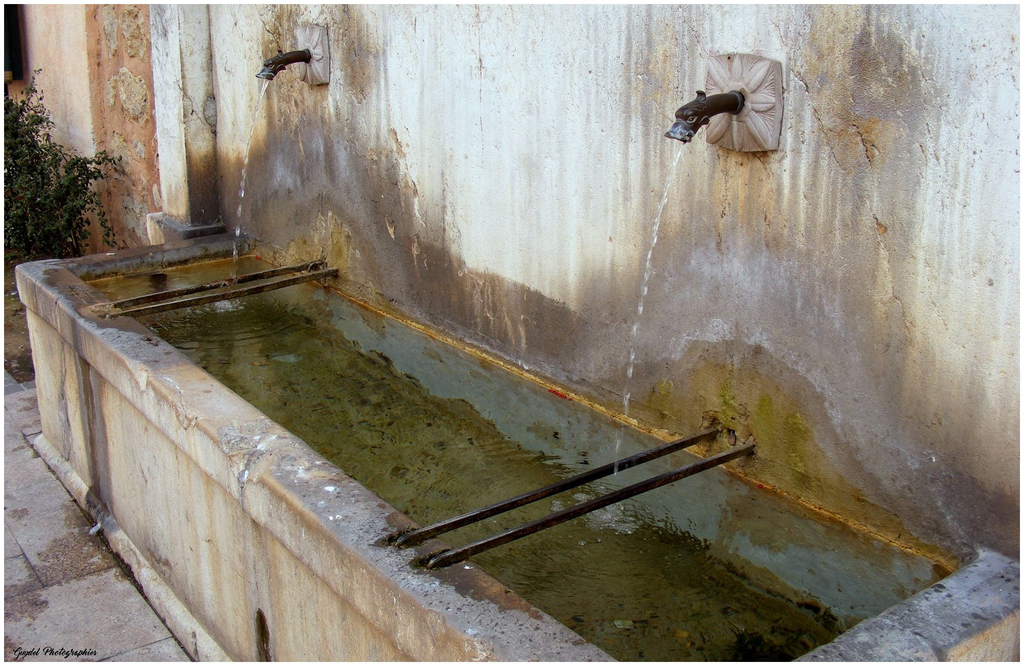 Fontaine double de la Mairie