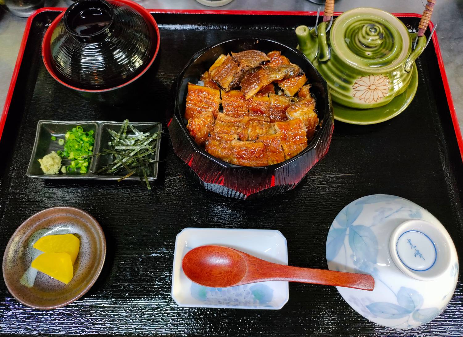 炙り饅頭（まんとう）ひつまぶし