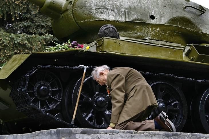 【写真には戦争を終わりにする力が】戦争は終わりにしよう、と語りかける１２の写真