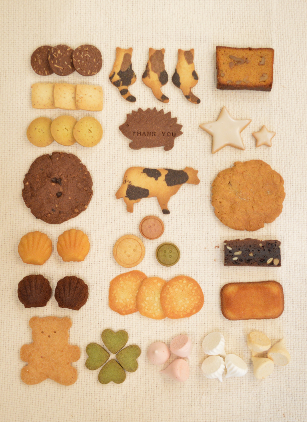OTTIの焼菓子たち。シェフが一人で手作業で、一つ一つお作りしています。