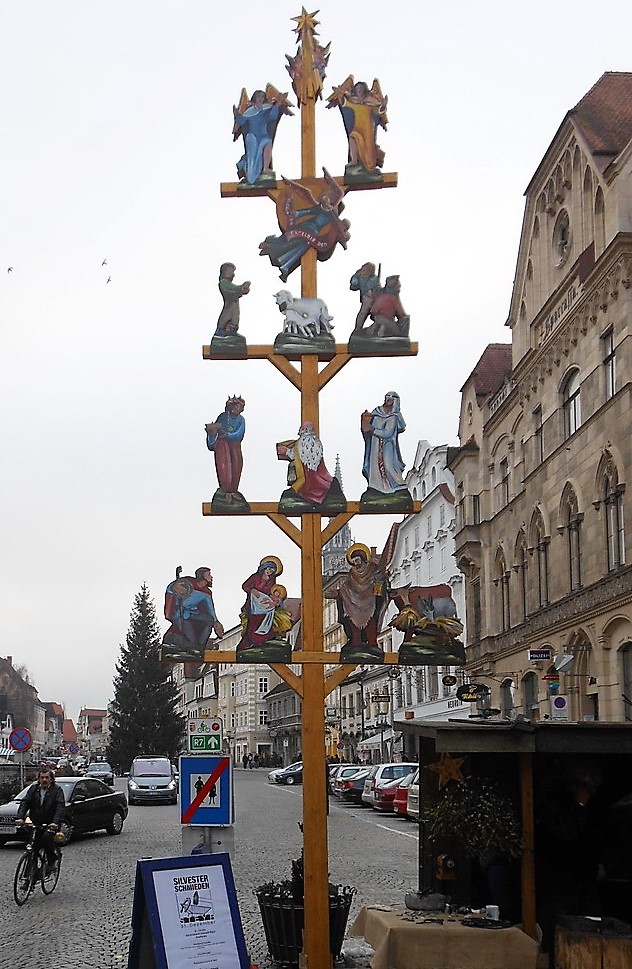 Steyr - Krippenbaum auf dem Stadtplatz - Foto (c) Karl Hennerbichler