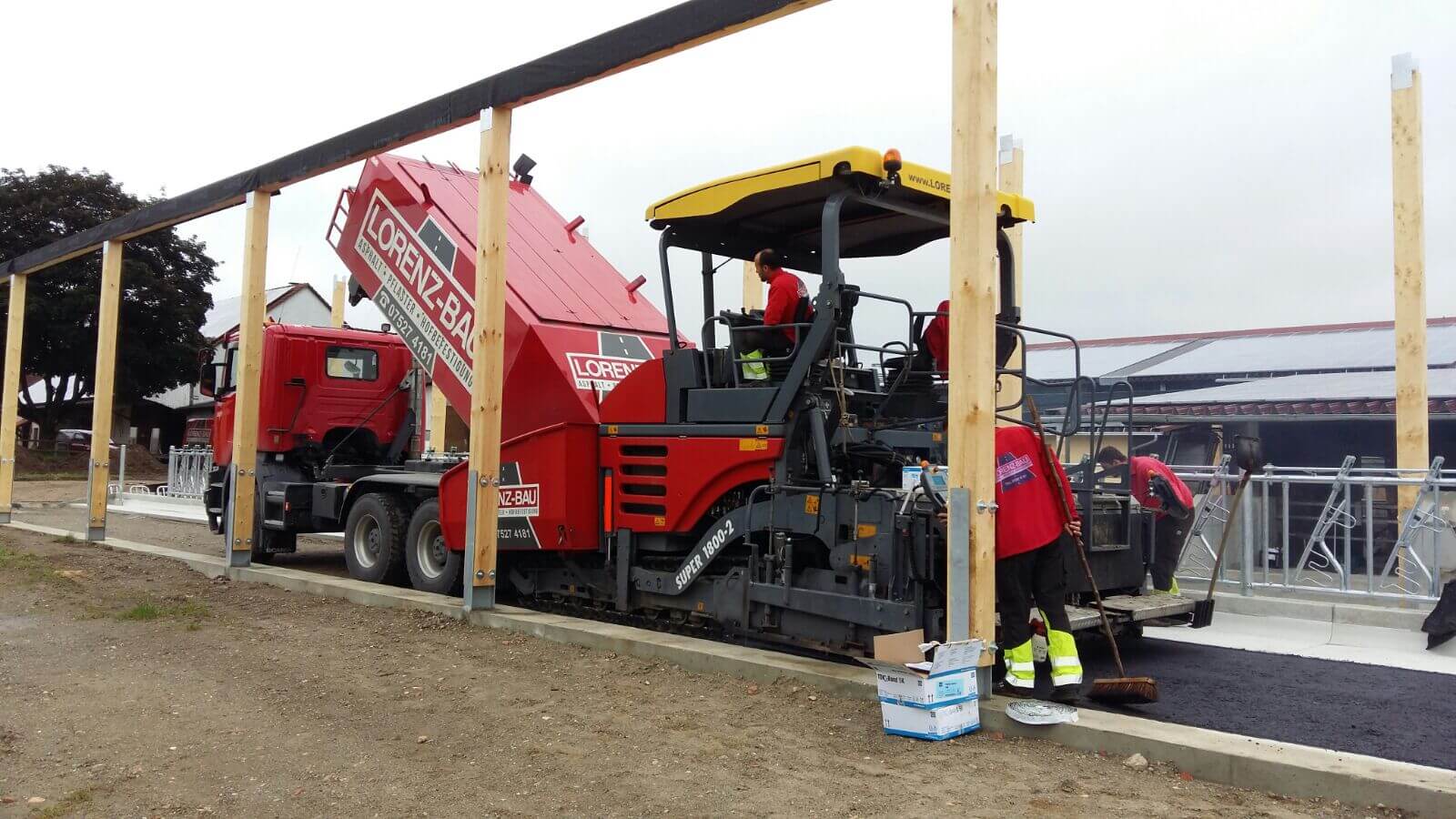 Herzlich willkommen bei LorenzBau LorenzBau GmbH Straßen und