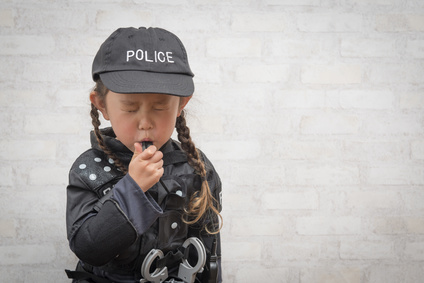 この画像はデリヘル許可は警察から発行されるものなので、警察に関する写真を表示したものです。