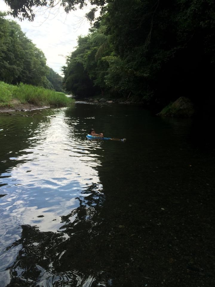 高麗川。歩いてすぐです。水がとてもきれいです。