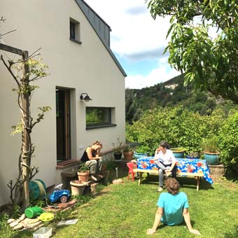 Der Garten wurde NICHT von Grund auf umgestaltet.