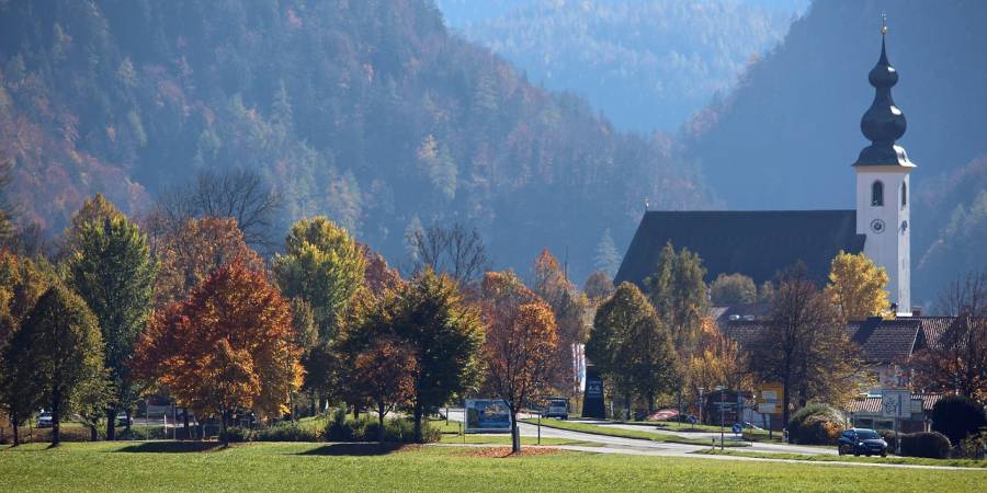 Die Kirche von Inzell im Chiemgau (Symbolbild: Daniel Stuhlpfarrer)
