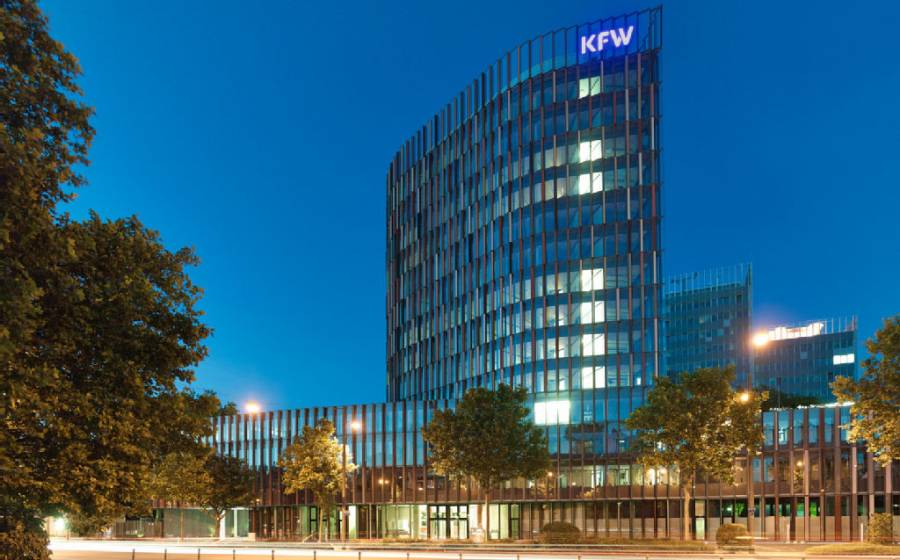 KfW-Zentrale Frankfurt, Außenaufnahme, Westarkade (Quelle: KfW-Bildarchiv / Rüdiger Nehmzow)