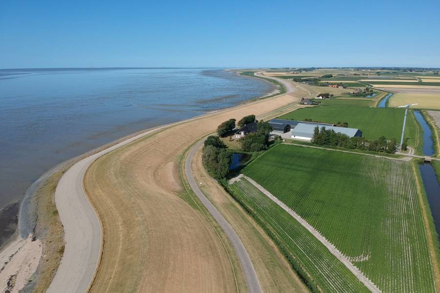 Küstenlinie mit Wattenmeer und Deich in Westfriesland (Symbolbild: press4all)