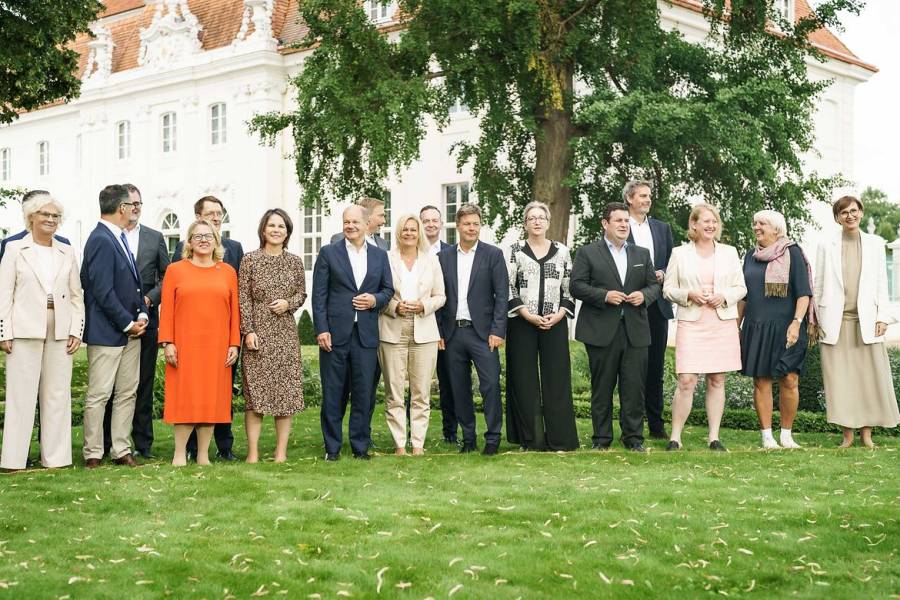 Das Kabinett hat am ersten Tag der Klausur in Meseberg intensiv und mit Zuversicht an Lösungen für aktuelle Herausforderungen gearbeitet, so Kanzler Scholz. „Unser Land ist stark und für stürmische Zeiten gewappnet.“ (Foto: Bundesregierung/Denzel)