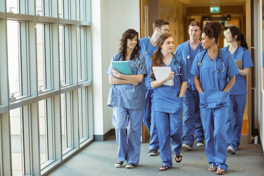 Medizinstudenten (Symbolbild: iStock/Wavebreakmedia)