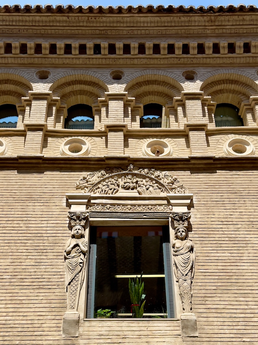 Casa de Morlanes window