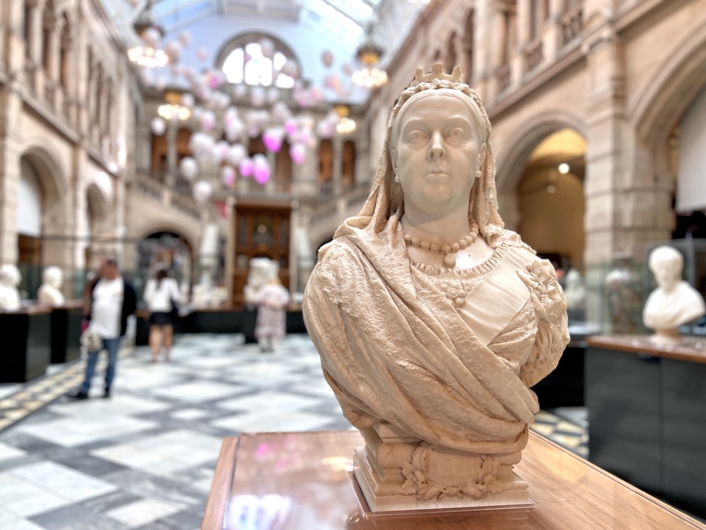 Queen Victoria bust