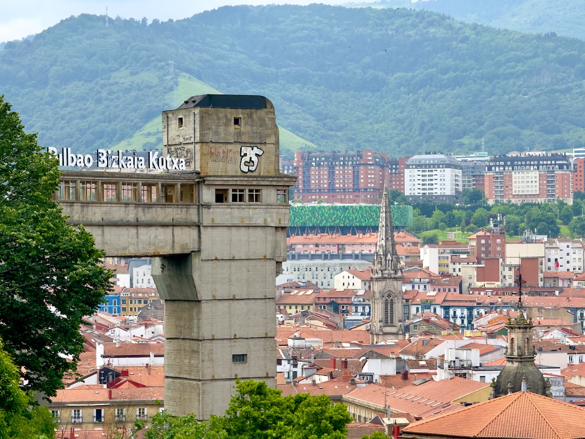 Abandoned public elevator from Etxebarria Park