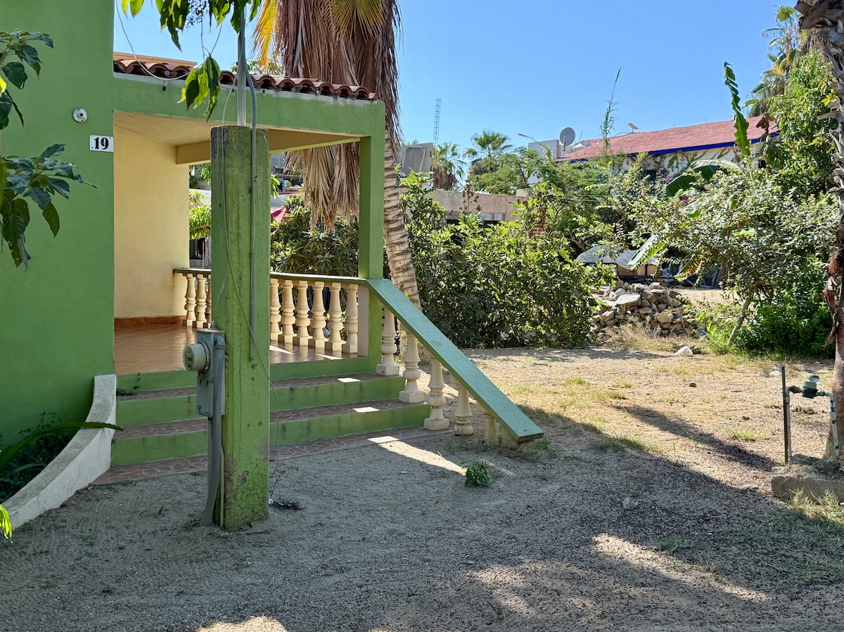 On Avenida Ignacio Zaragoza, Todos Santos