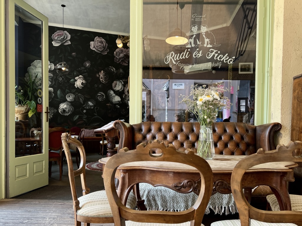 Rudi és Fickó restaurant
