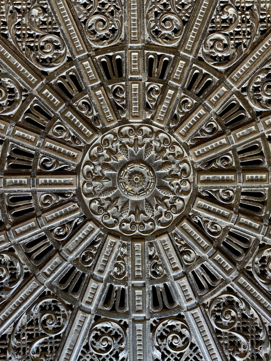 Basilica de la Nuestra Señora del Pilar floor detail