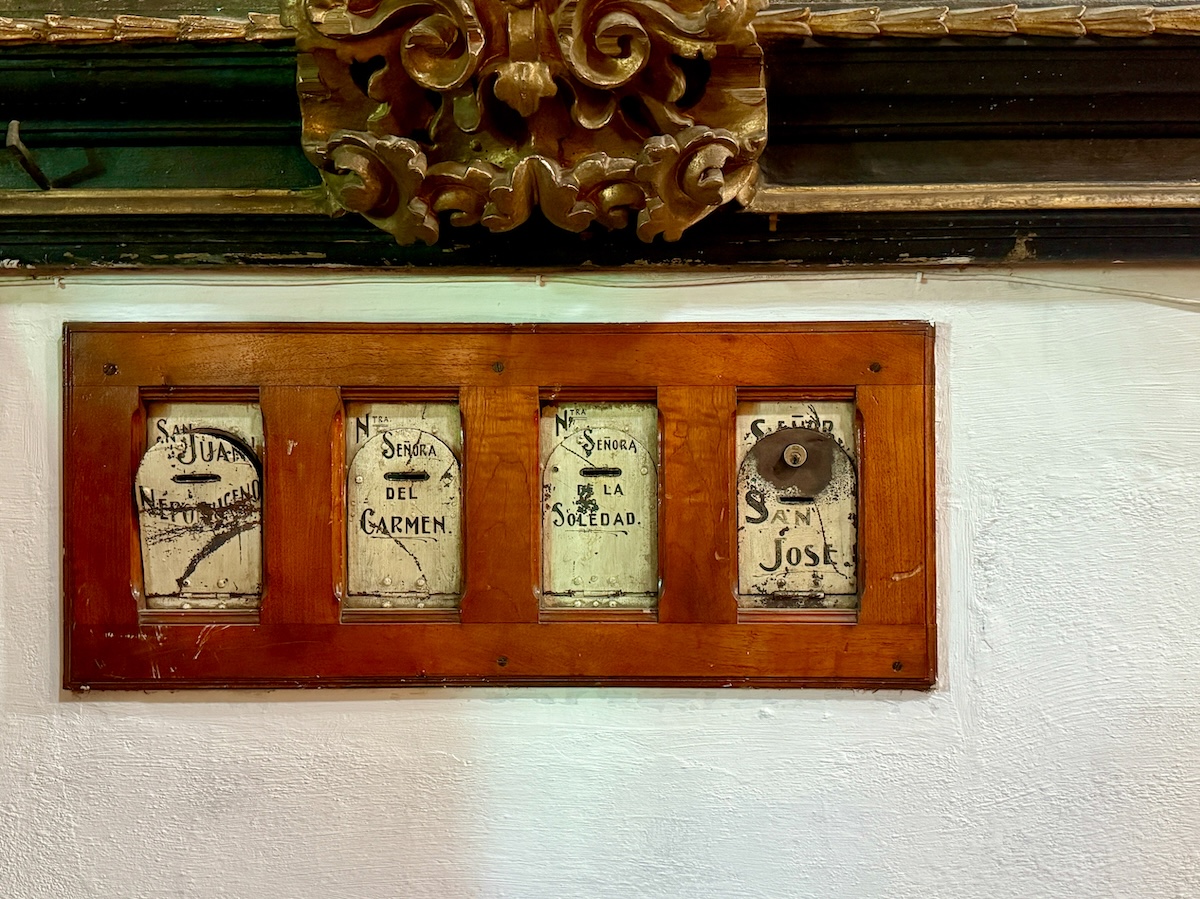 Offertory boxes in Parroquia del Sagrario Metropolitano