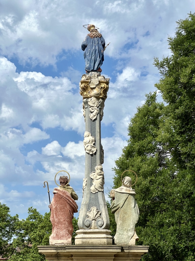 Statue