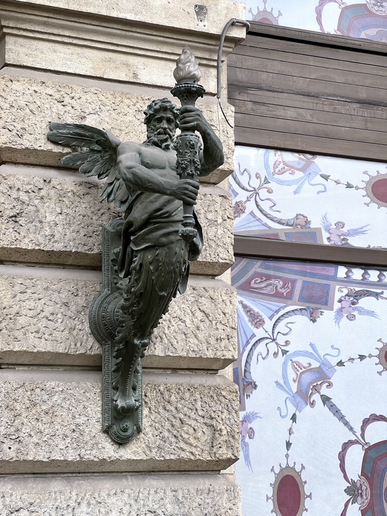 Lamp at Andrássy út 1.